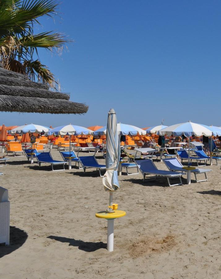 Hotel Adria Beach Rimini Dış mekan fotoğraf