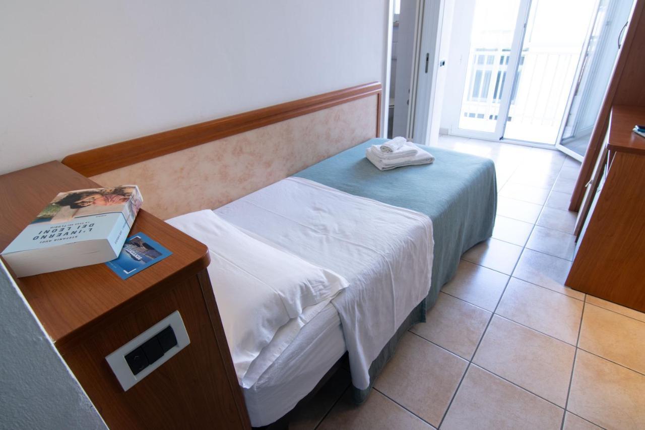 Hotel Adria Beach Rimini Dış mekan fotoğraf